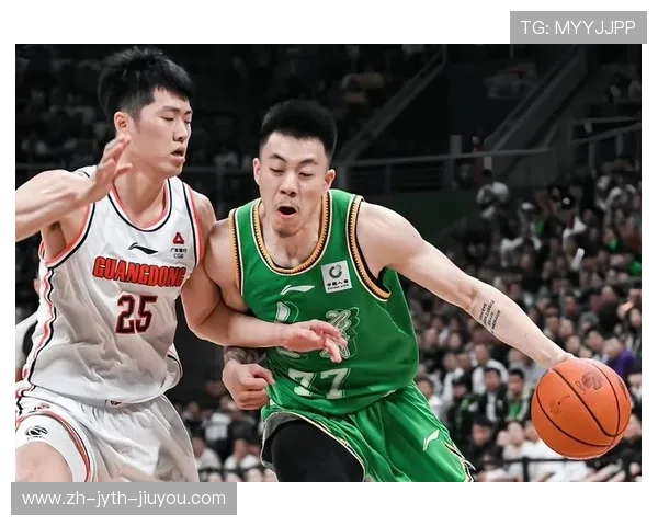 CBA比赛中出现“足球裁判”的荒诞一幕